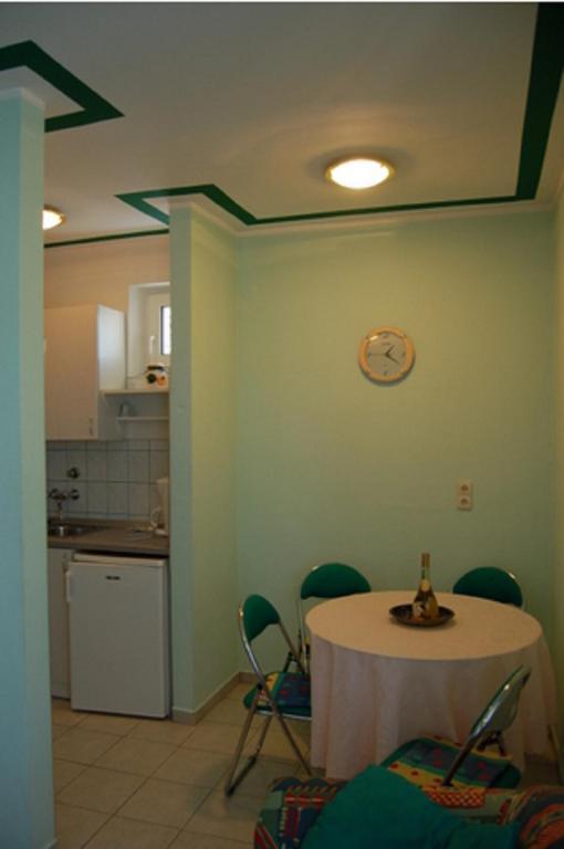 Apartmanhaz Cedrus 8 잘라카로쉬 객실 사진