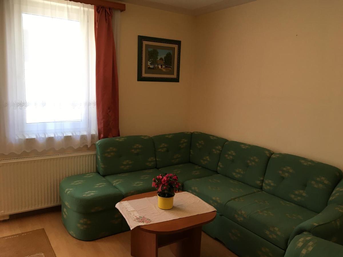 Apartmanhaz Cedrus 8 잘라카로쉬 외부 사진